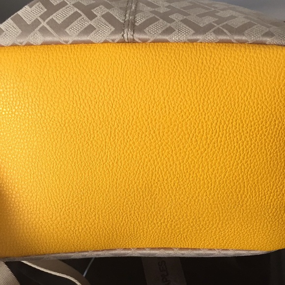 Tommy Hilfiger Bag - Picture 3 of 5